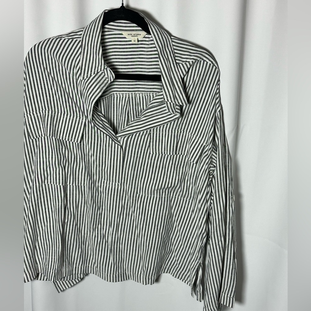 Max Studio Black and White Striped Button Down Shirt 1x
